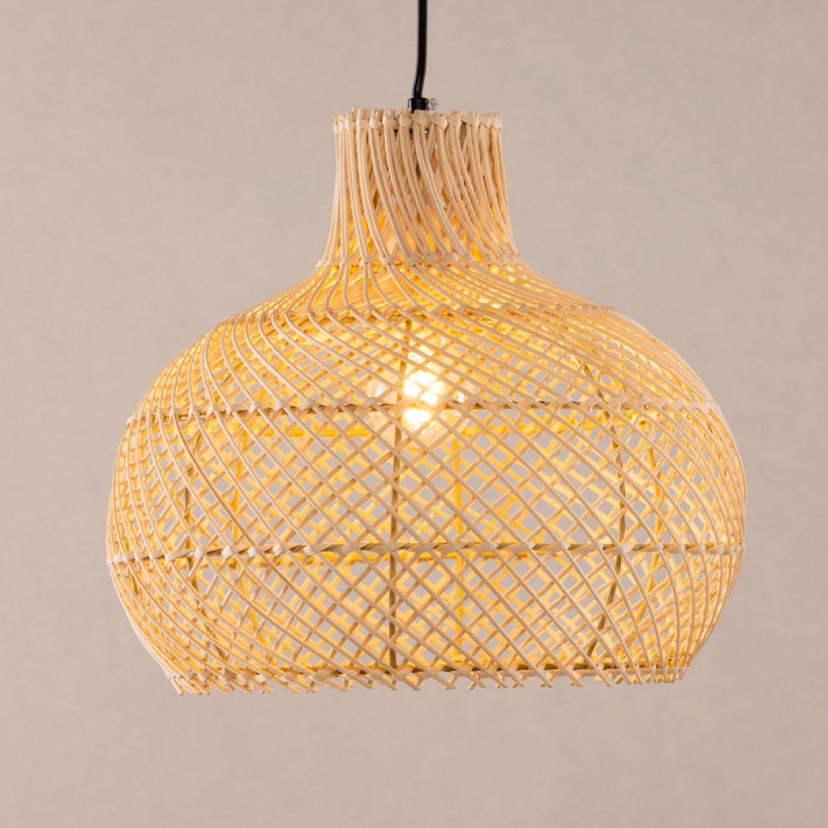 Rippvalgusti Varekil