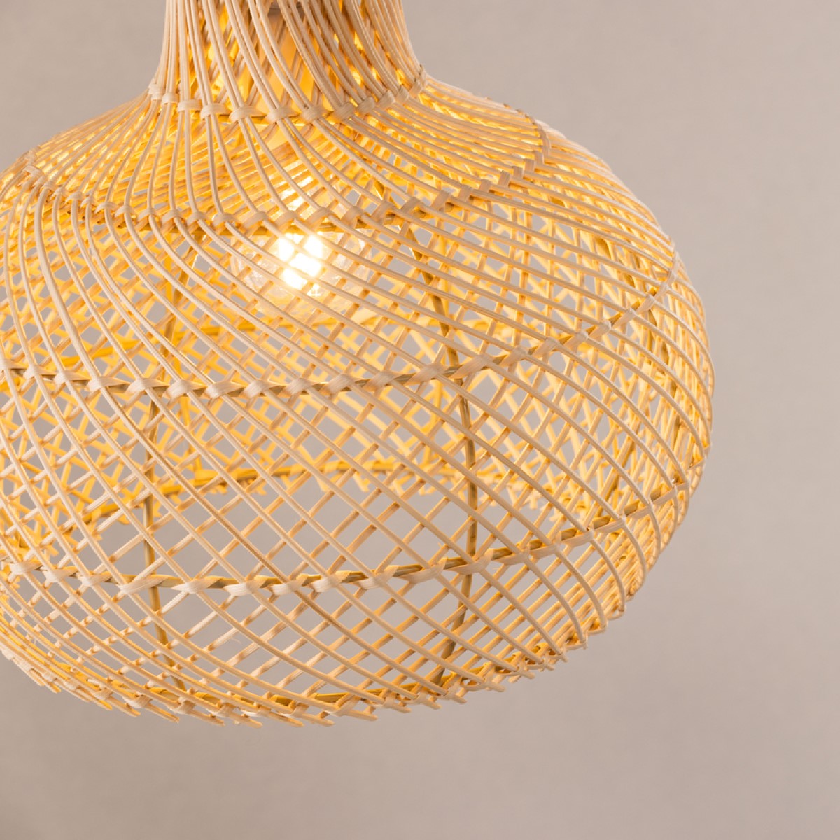 Rippvalgusti Varekil