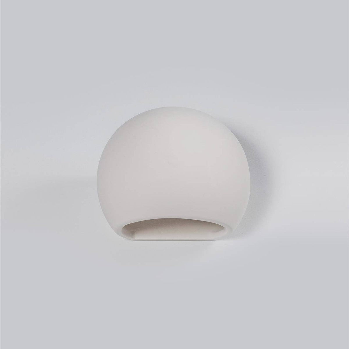 Seinavalgusti keraamiline Globe
